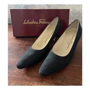 Salvatore Ferragamo Vtg Pumps Shoes Womens 8.5 B Black Repitle Soft Textured